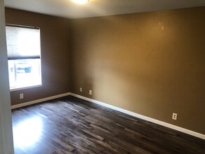 418 NW 17th St-Unit -1 in Redmond, OR - Building Photo - Building Photo