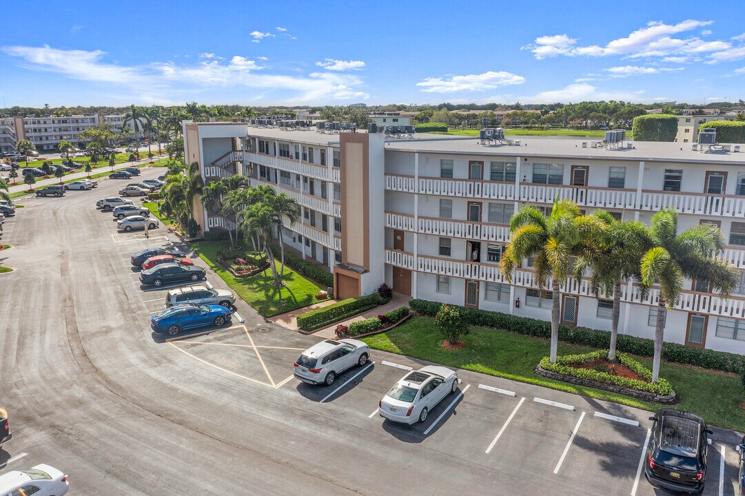 4064 Cornwall D in Boca Raton, FL - Building Photo