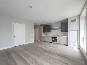 1200 N Clark St in Chicago, IL - Building Photo - Building Photo