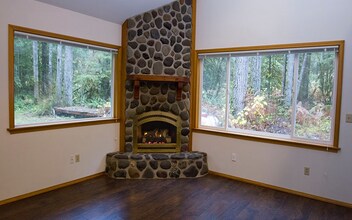 7481 Miller Way in Deming, WA - Building Photo - Building Photo