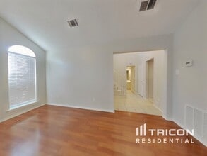 2817 Laurel Hill Dr in Flower Mound, TX - Foto de edificio - Building Photo