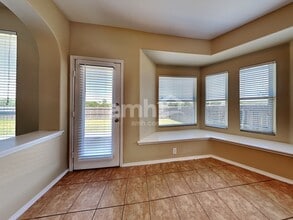 704 Rolling Hills Ln in Desoto, TX - Building Photo - Building Photo