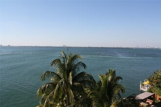 1 Century Ln in Miami Beach, FL - Building Photo - Building Photo