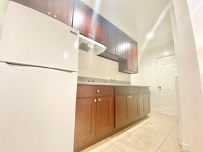 301 N Sycamore Ave in Los Angeles, CA - Building Photo - Building Photo