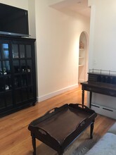 48 Cameron Ave, Unit 1 in Somerville, MA - Foto de edificio - Building Photo
