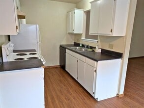 910 NW Dearborn Ave in Lawton, OK - Building Photo - Building Photo