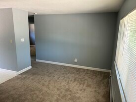 318 Bonnie Ct, Unit 3 in Colorado Springs, CO - Building Photo
