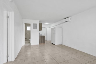 1210 NW 2nd St in Fort Lauderdale, FL - Building Photo - Building Photo