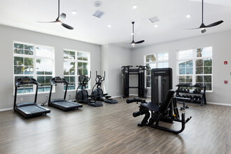 Dream Kissimmee in Kissimmee, FL - Building Photo - Interior Photo