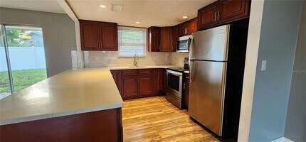 2408 Kimberly Dr in Deltona, FL - Building Photo - Building Photo