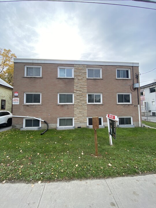 196 Concession St in Kingston, ON - Building Photo