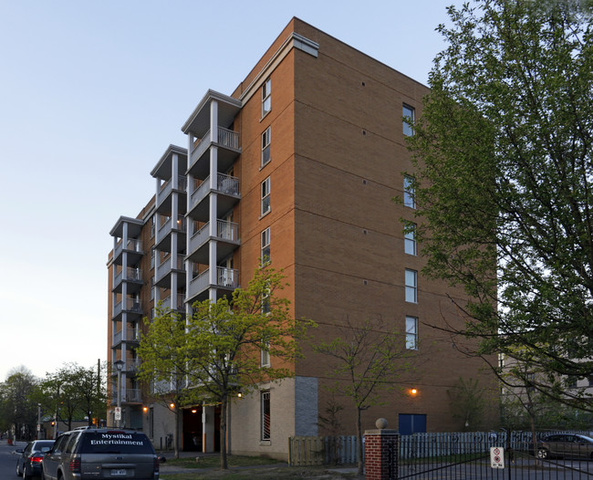 Lady Stanley Place in Ottawa, ON - Building Photo - Primary Photo