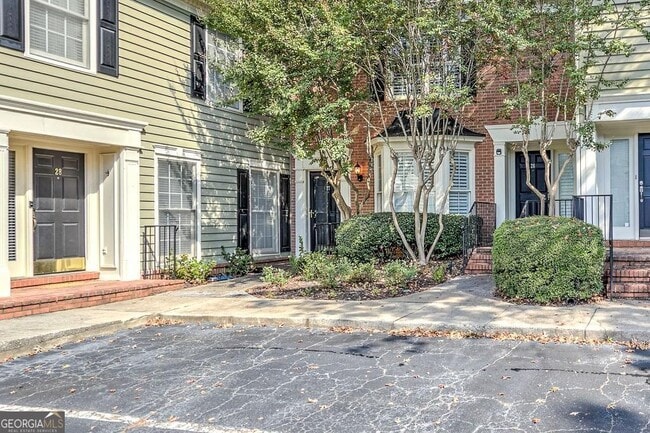 property at 27 Mt Vernon Cir