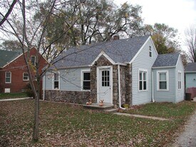 7219 Washington St in Romulus, MI - Building Photo