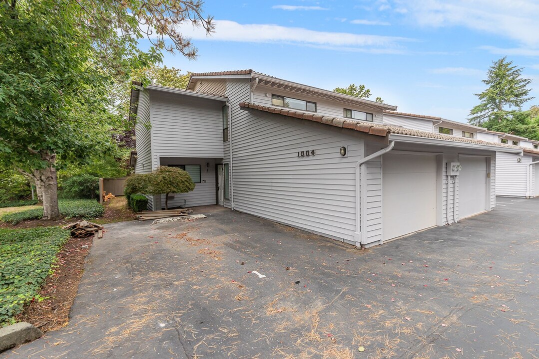 1004 Kirkland Ave in Kirkland, WA - Foto de edificio