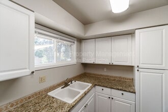 1922 E 39th Ave in Spokane, WA - Building Photo - Building Photo