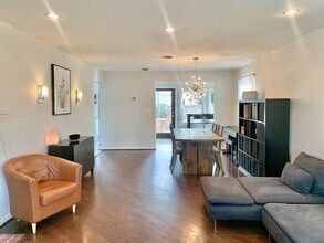 4902 Asbury Ln in Bethesda, MD - Building Photo - Building Photo