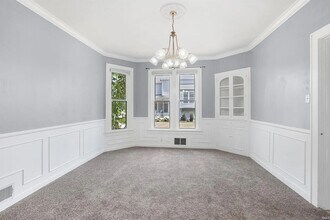 708 E Center St in Warsaw, IN - Foto de edificio - Building Photo