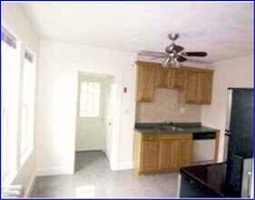 6 Oxford Ave in Belmont, MA - Building Photo - Building Photo