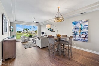 11100 Harbour Yacht Ct in Ft. Myers, FL - Foto de edificio - Building Photo