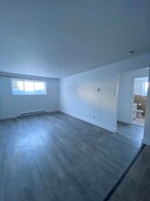 615 Chalmers Ct in Bathurst, NB - Building Photo - Building Photo