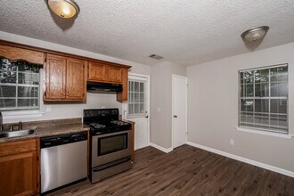 1013 Sandy Brook Cir in Birmingham, AL - Building Photo - Building Photo