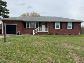 6328 Shelby Ln in Virginia Beach, VA - Building Photo