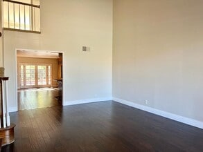 17012 Hartsook St in Los Angeles, CA - Building Photo - Building Photo
