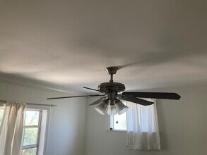 10829 Kling St in Toluca Lake, CA - Building Photo - Building Photo