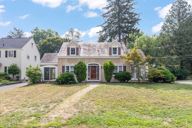 property at 8 Furman Pl