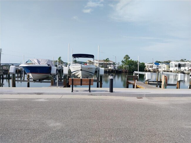 14 Basin St in Palmetto, FL - Building Photo - Building Photo