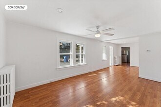 29 Station Rd in Westhampton, NY - Building Photo - Building Photo