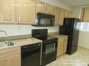 110 E Market St in Leesburg, VA - Building Photo - Building Photo