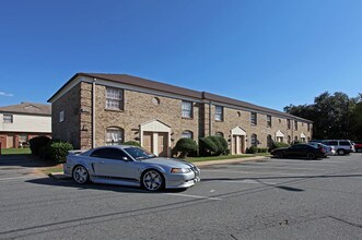 Granville Townhouse Apartments in Charlotte, NC - Foto de edificio - Building Photo