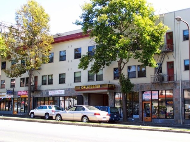 California Apartments in Berkeley, CA - Foto de edificio