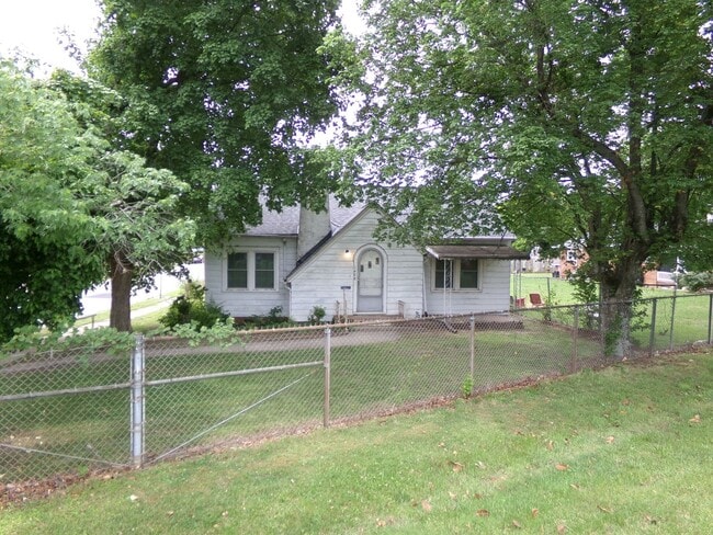 1408 E M.L.K. Jr Dr in High Point, NC - Building Photo - Building Photo
