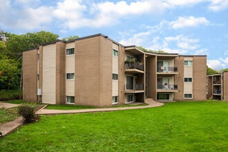 Northview Commons in Columbia Heights, MN - Foto de edificio - Building Photo