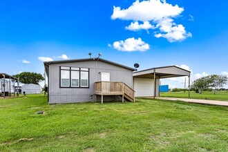 123 Thresher Fish Ln in Palacios, TX - Building Photo - Building Photo