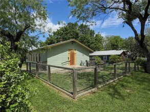 5200 Avenue F in Austin, TX - Building Photo - Building Photo