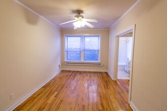 515 W Melrose St, Unit A05C in Chicago, IL - Building Photo - Building Photo