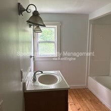 107 Thomas McClellan Rd in Farmington, ME - Building Photo - Building Photo