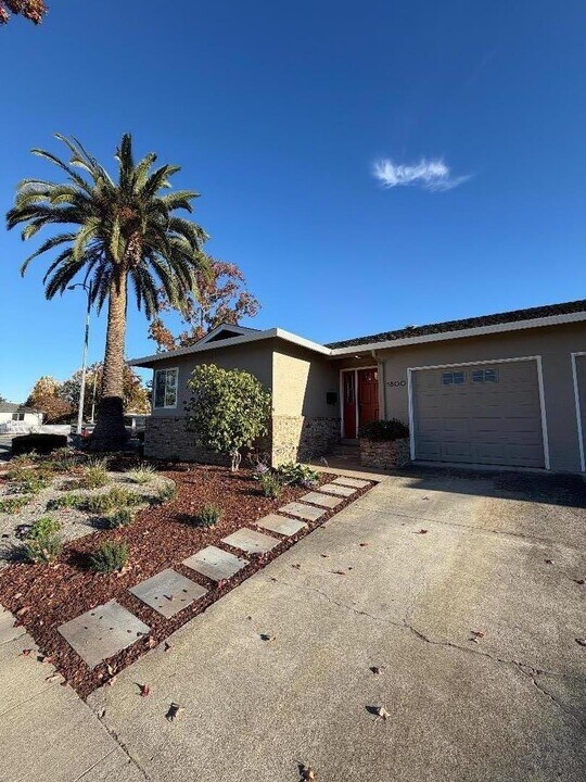 1800 Terri Way in San Jose, CA - Building Photo