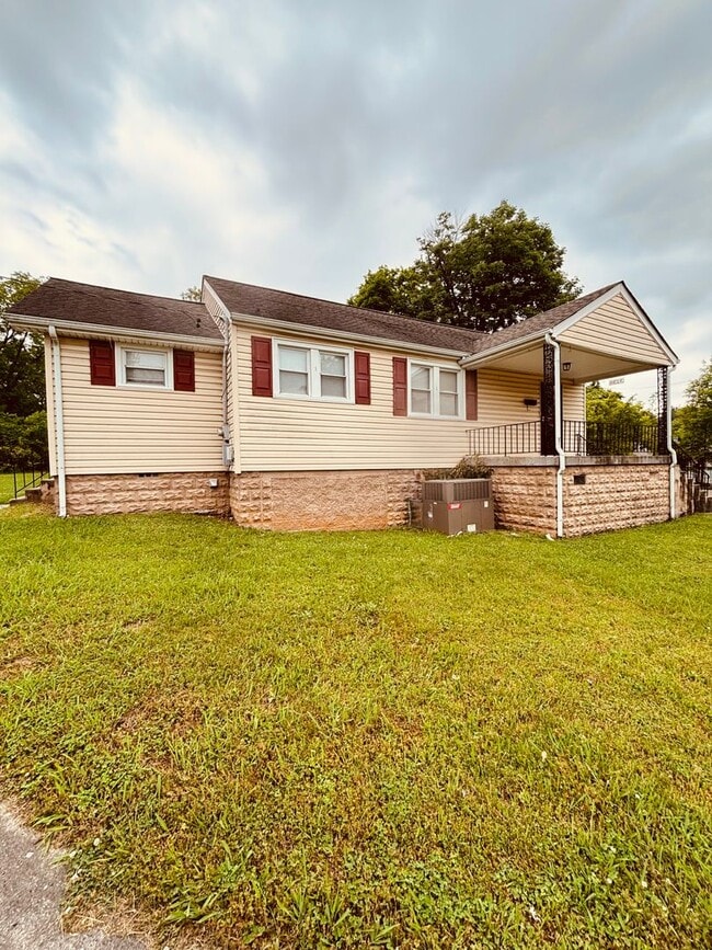 property at 3230 Linden Ave