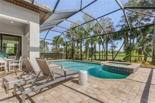 9248 Cormorant Dr in Naples, FL - Building Photo