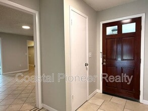 1412 High Knoll Dr in Brandon, FL - Building Photo - Building Photo