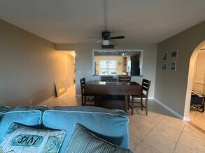 2621 Cove Cay Dr, Unit Unit 401 in Clearwater, FL - Building Photo - Building Photo