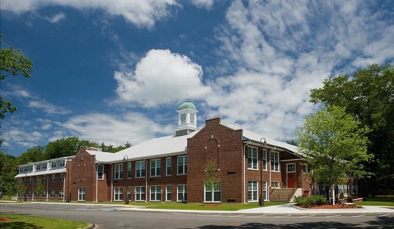 235 Pond St in Weymouth, MA - Building Photo