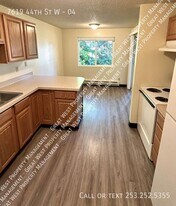 7619 44th St W in University Place, WA - Building Photo