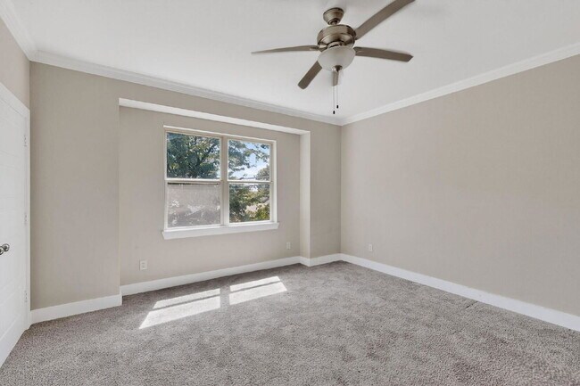 1703 Ash Crescent St