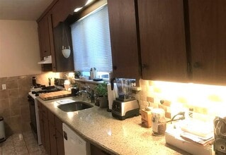 17 Adams St, Unit 1 in Arlington, MA - Building Photo - Building Photo